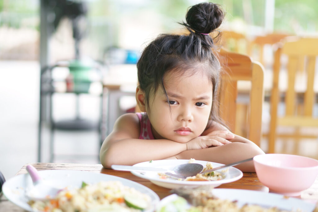 部分兒童偏食是因為食了過多甜食，使血糖升高，抑制了食慾。