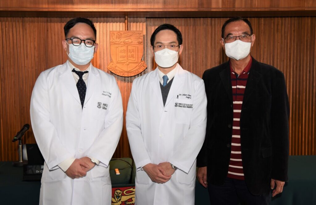 港大中晚期肝癌新療法「先縮後除」，領導研究團隊成員為：（左起）蔣子樑醫生及陳智仁教授。（右）康復者溫應強先生。