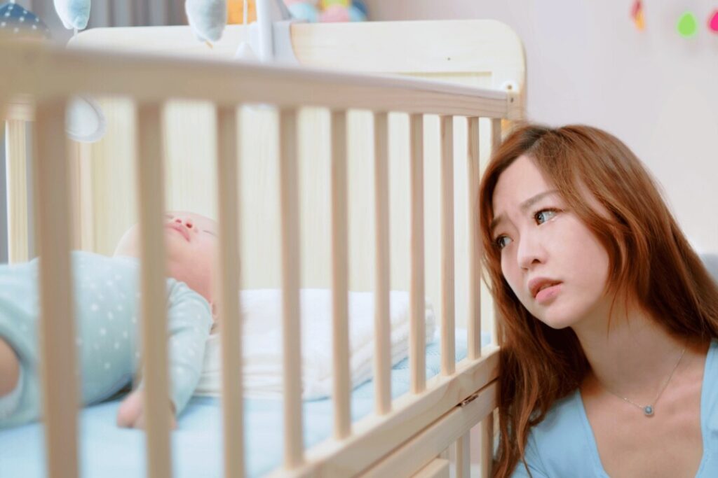 不論母親或父親，產後抑鬱症的形成均是源自於一系列的風險因素