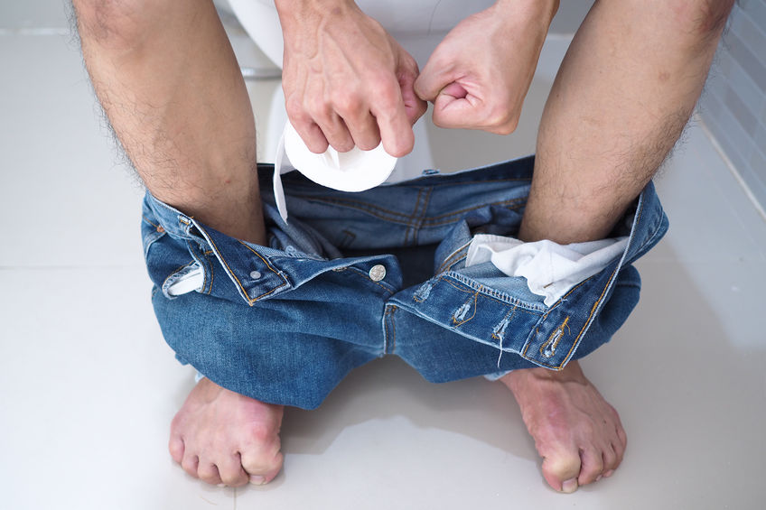 當痔瘡遇上腸胃炎就像雙重打擊。因為頻繁腹瀉會讓痔瘡腫脹、疼痛甚至出血。