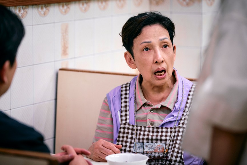 波姐指現實中的自己與角色完全相反:「現實中我最聽醫生的話!醫生話食藥就食藥,叫我戒口就戒口。」